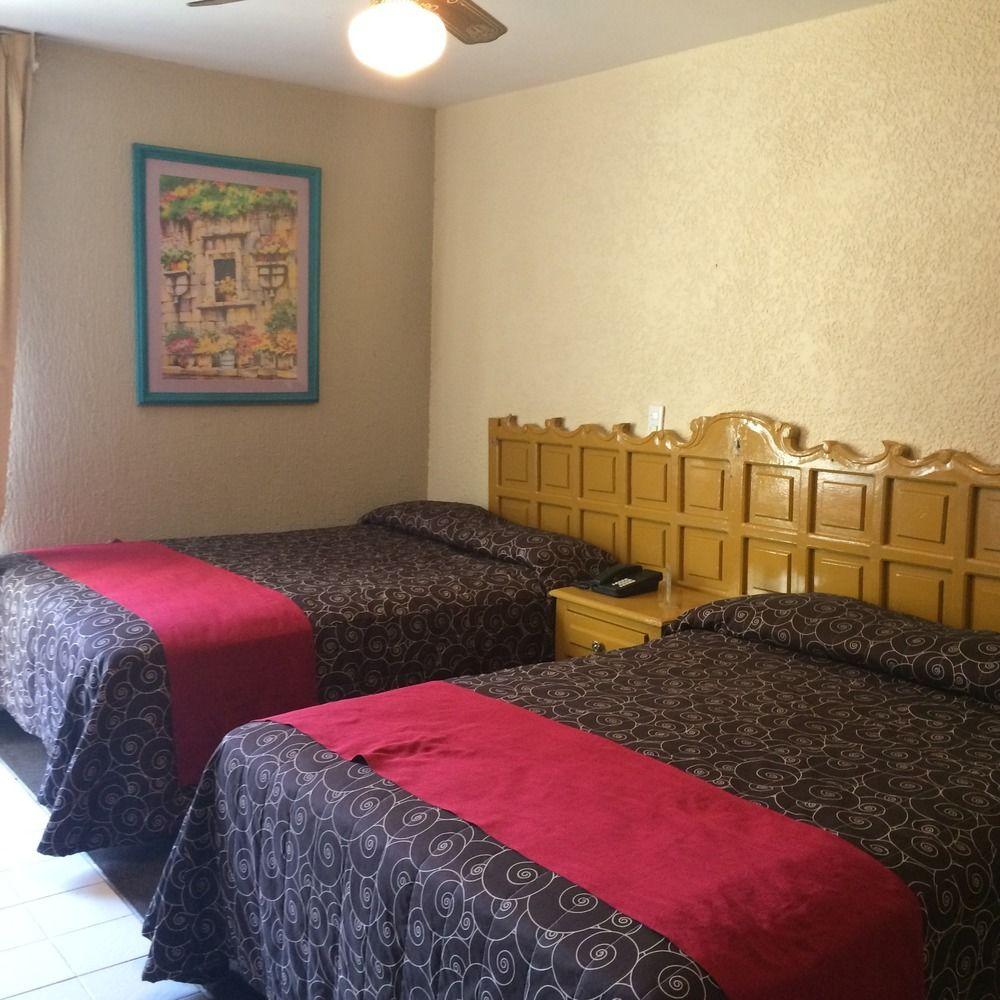 Hotel Colon Express Guadalajara Ngoại thất bức ảnh
