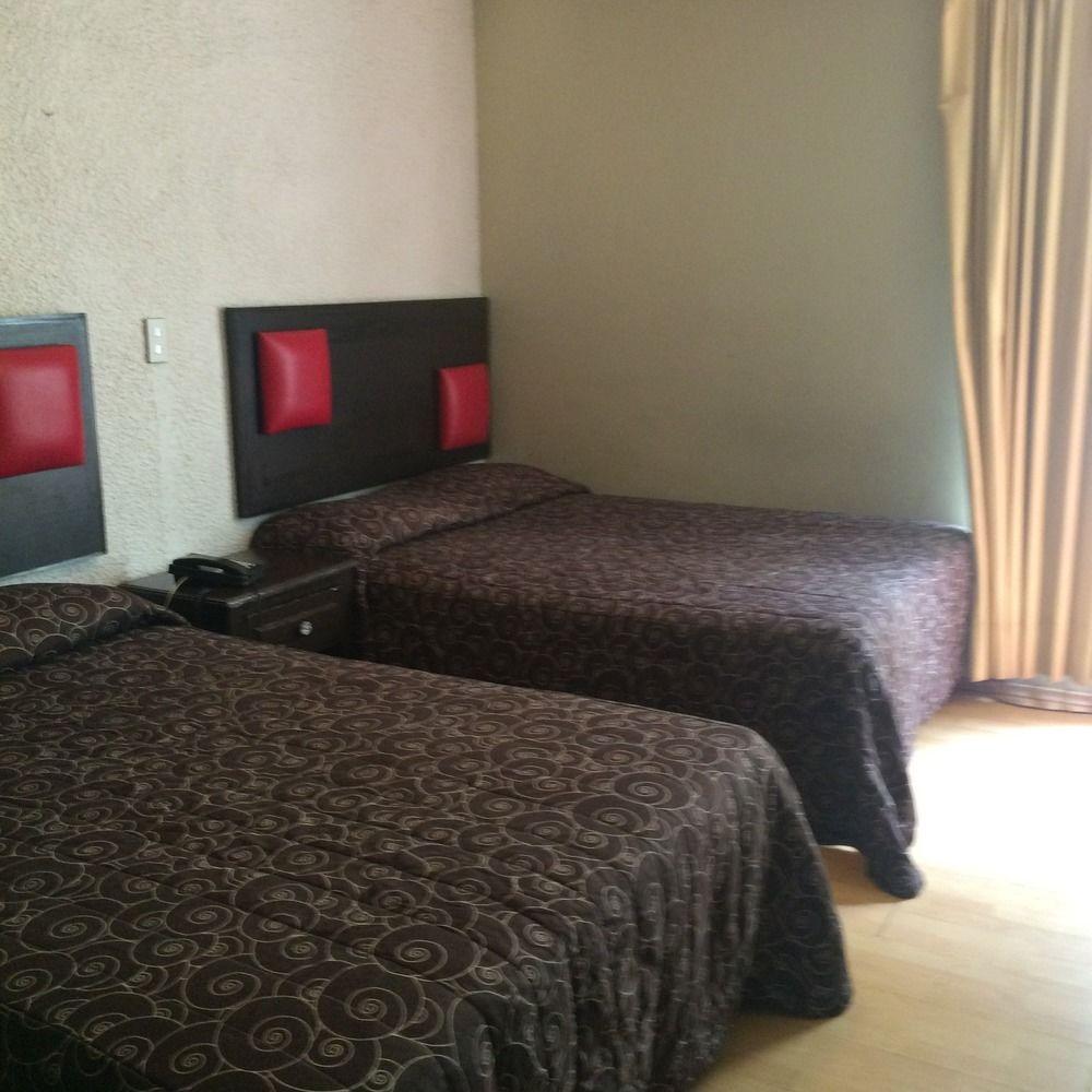 Hotel Colon Express Guadalajara Ngoại thất bức ảnh