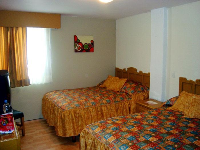 Hotel Colon Express Guadalajara Ngoại thất bức ảnh