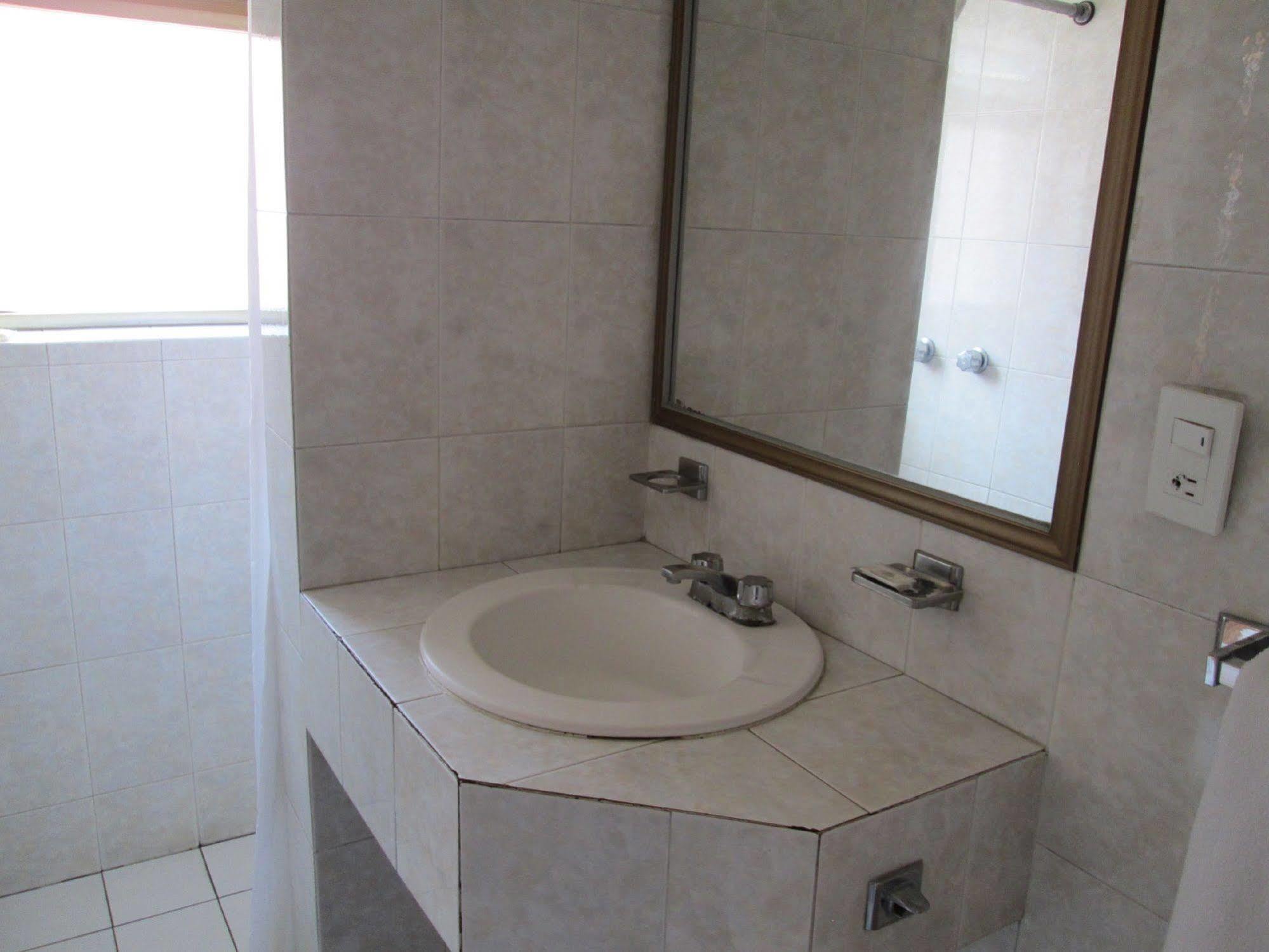 Hotel Colon Express Guadalajara Ngoại thất bức ảnh